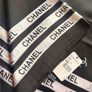 ❌SOLD❌CHANEL CC Logo Black & White Scarf Shawl VIP BNWT 💯 Silk